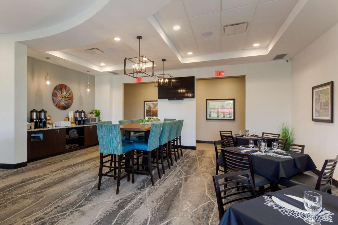 Best Western Premier Northwood Hotel Timmins Exterior photo