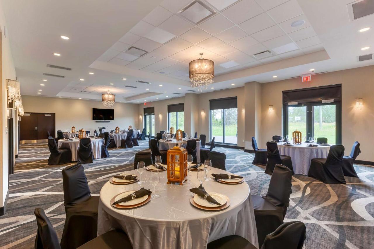 Best Western Premier Northwood Hotel Timmins Exterior photo