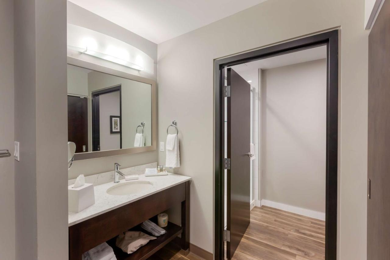 Best Western Premier Northwood Hotel Timmins Exterior photo